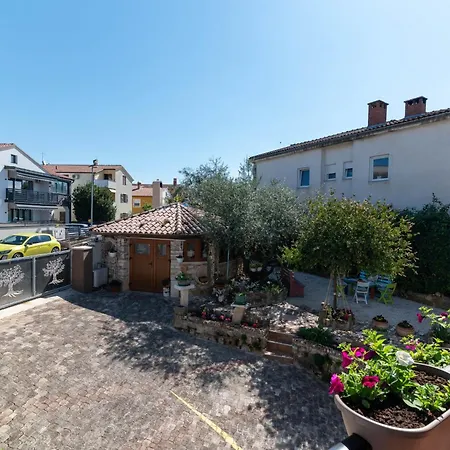 With Parking Space - 21460 Apartman Umag