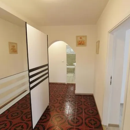 With A Parking Space - 21460 Umag