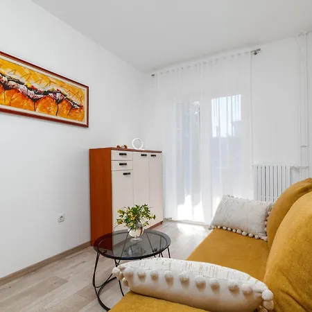 Appartement With Parking Space - 21460